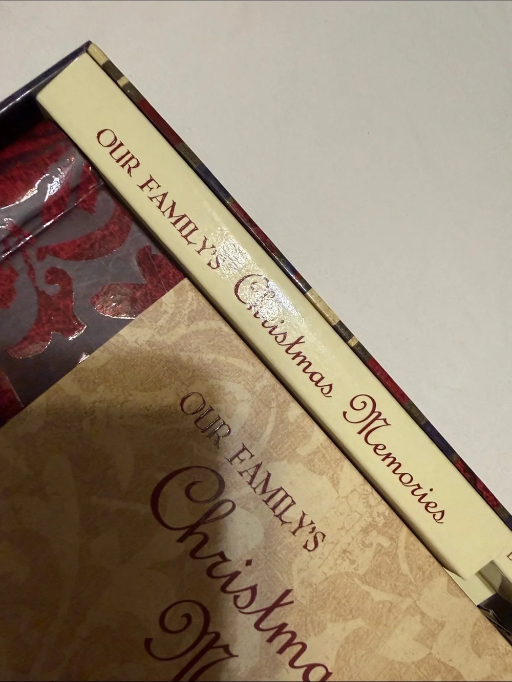 Christmas Memories Keepsake Journal for Families - Beige & Red